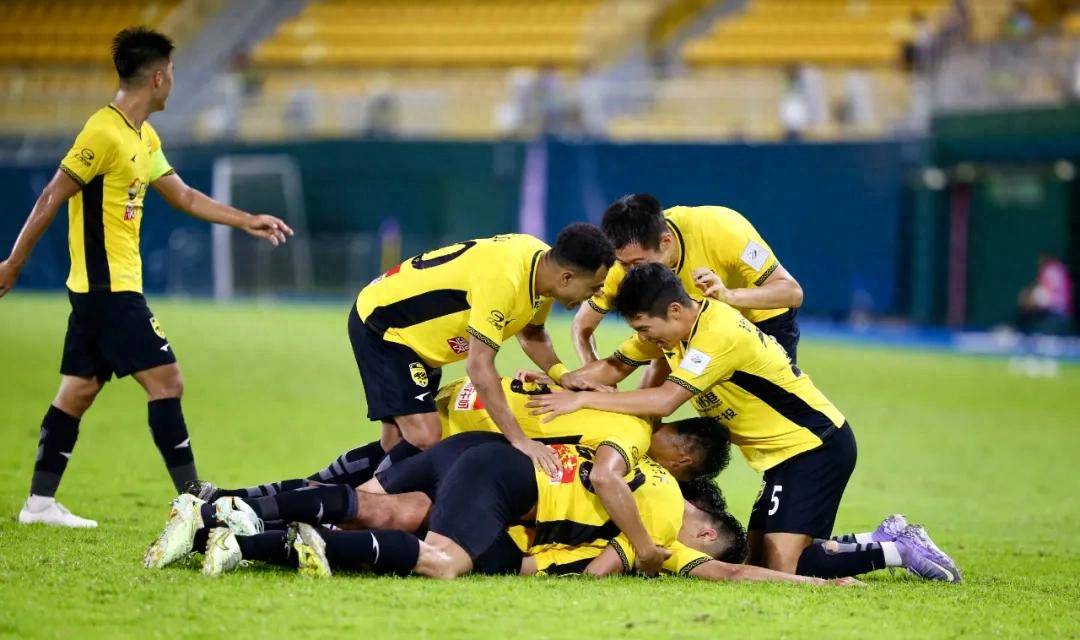 包含广州队在主场迎战天津队,争夺胜利成为焦点的词条 包含广州队在主场迎战天津队,争夺胜利成为焦点的词条