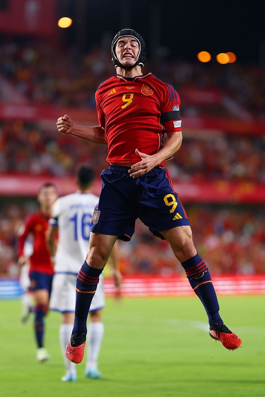 包含罗马绝地反击西班牙,托雷斯高光表现的词条 包含罗马绝地反击西班牙,托雷斯高光表现的词条